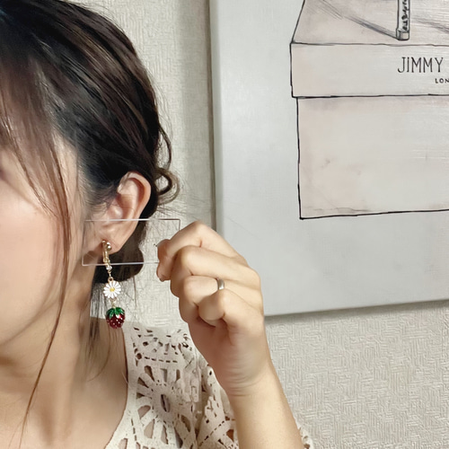 いちごとお花のイヤリング】いちご 苺 イヤリング かわいい