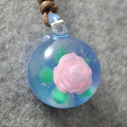 小さなバラ(ピンク) とんぼ玉 ガラス ネックレス No2246 3枚目の画像