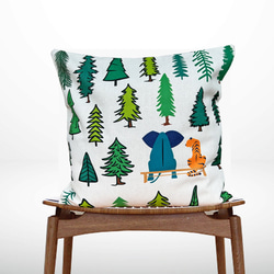 森林墊大象和老虎在森林-扁柏香味- 第1張的照片