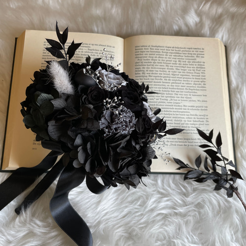 黒のブーケ プリザーブドフラワーモノトーン シックでスタイリッシュな