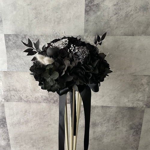黒のブーケ プリザーブドフラワーモノトーン シックでスタイリッシュな