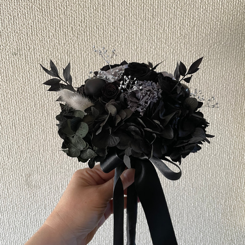 黒のブーケ プリザーブドフラワーモノトーン シックでスタイリッシュな