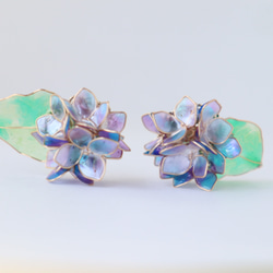 紫陽花のイヤリング／ピアス 透明感フラワーアクセサリー イヤリング