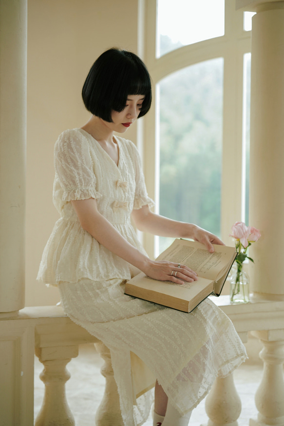 奶油杏色 新中式假兩件洋裝 短袖夏季V領重工蕾絲網紗仙女連身裙 第18張的照片