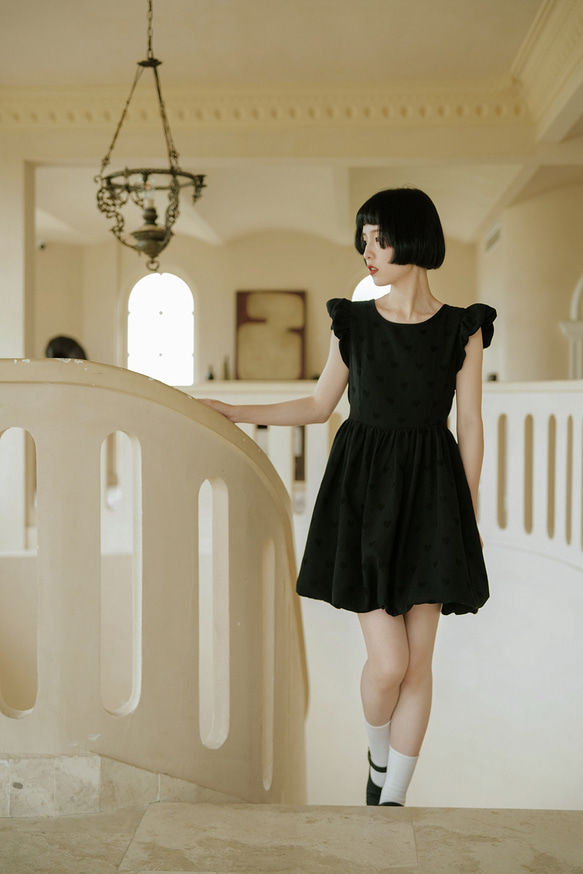 黑色 雲朵花苞蓬蓬洋裝 短袖夏季短裙飛飛袖百褶裙 小個子連身裙 第10張的照片