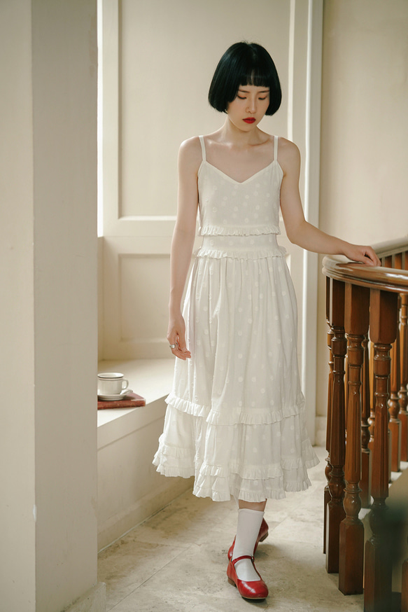 白色 法式少女波波子吊帶洋裝 無袖夏季芭蕾度假風蛋糕裙子連身裙 第17張的照片