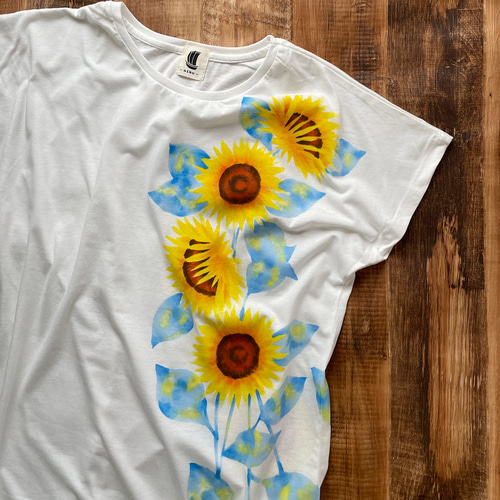 レディース ひまわり柄チュニックTシャツ 手描きで描いたひまわり柄  