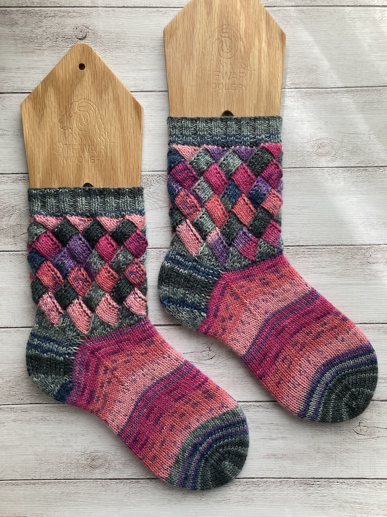 手編み靴下 #175 mille 手編み靴下 #175 mille Knittingbird (ニッティングバード）公式