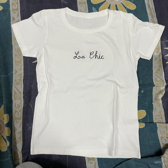4色から選べる”La Chic"フロント刺繍Tシャツ　 6枚目の画像