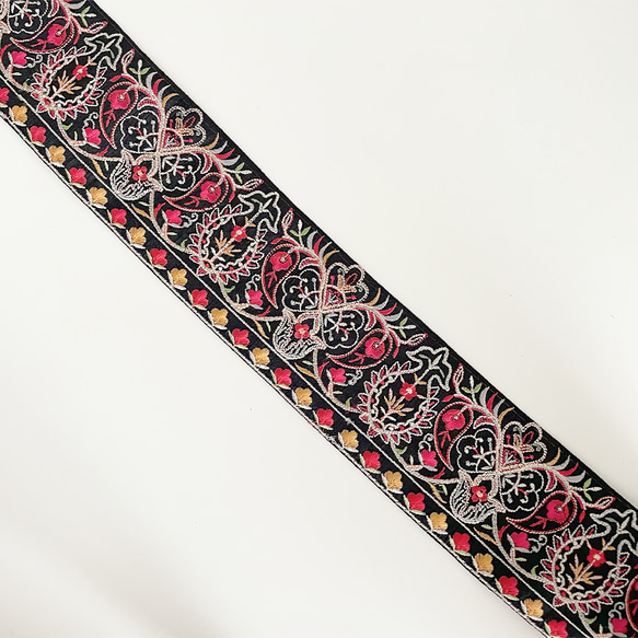 [ 282 ] 黒 赤 花柄 幅:7.5cm インド刺繍 リボン 4枚目の画像
