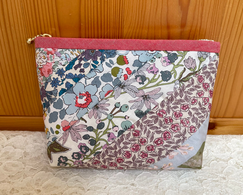 yuki様リクエスト リュック（リバティ生地使用） ポーチ2点 yuki様リクエスト リュック（リバティ生地使用） ポーチ2点