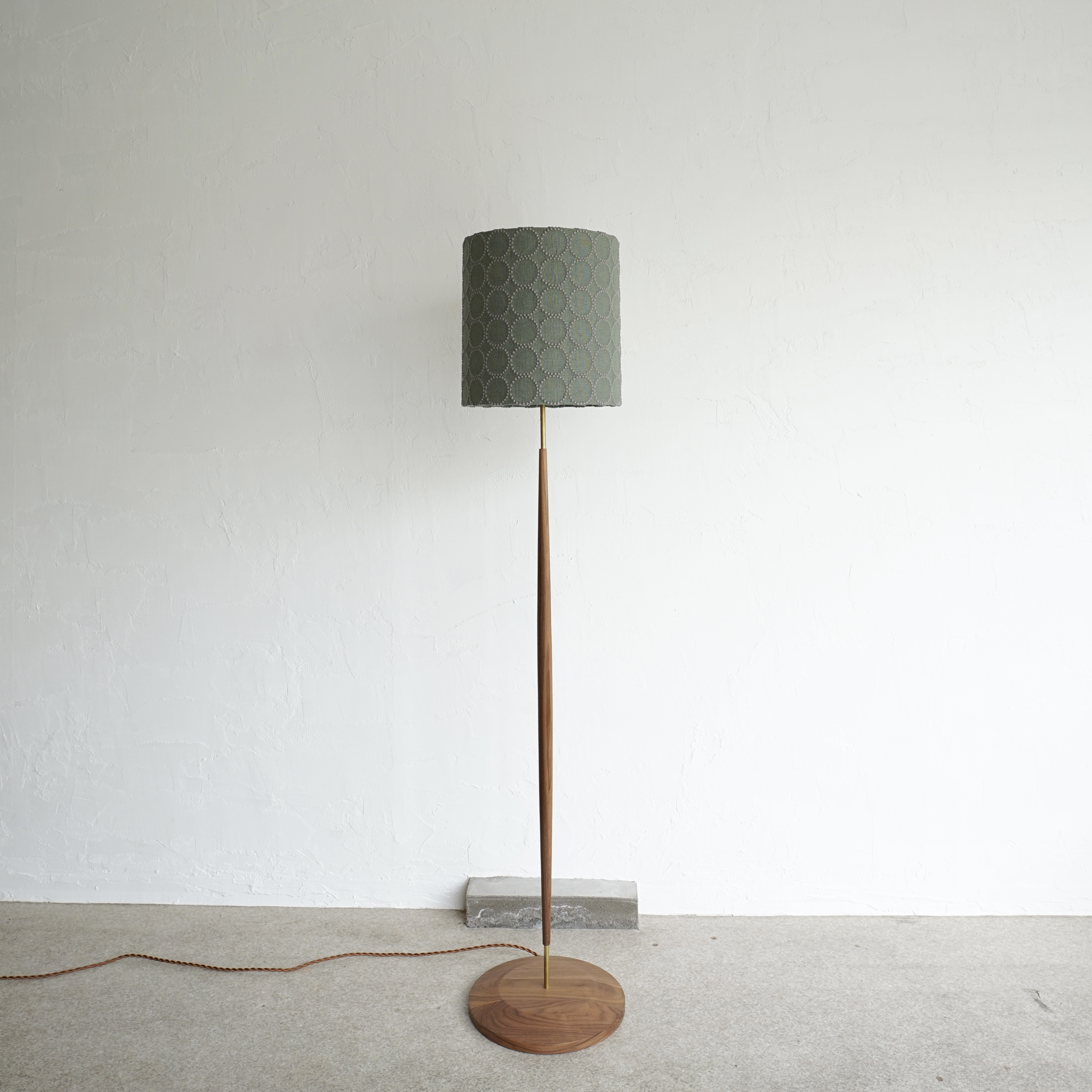 フロアランプ 照明 タンバリン グリーン ウォールナット 無垢 ミナ
