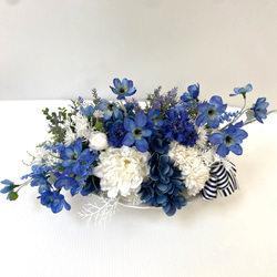 生花以上　花色−hanairo−の造られた花　【ブルーとホワイトの爽やかアレンジ】ブリキの器　紫陽花　デルフィニュゥム 5枚目の画像