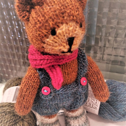 テディベア　編みぐるみ　英国羊毛　素朴なクマちゃん　 4枚目の画像