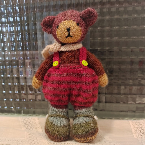 テディベア 赤いシマシマパンツ 英国羊毛 棒針編み ウール 素朴なクマ