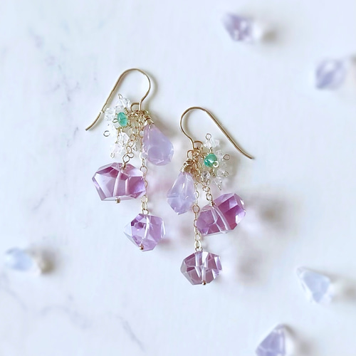 高品質ピンクアメジストとスコロライトのラフタンブル紫陽花ピアス