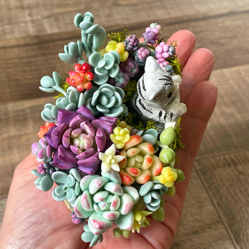 再)多肉アレンジ♡egg子猫鉢♪ハンドメイド♡樹脂粘土多肉植物