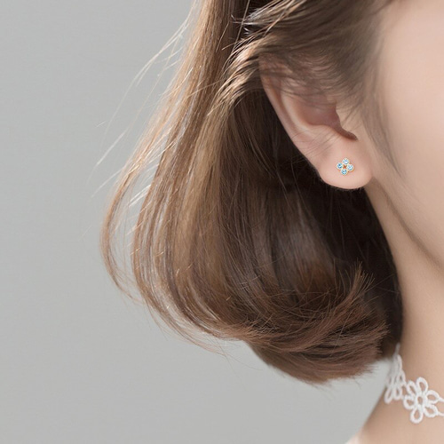 ピアス ブルークリスタル 青 スターリングシルバー925 金属アレルギー