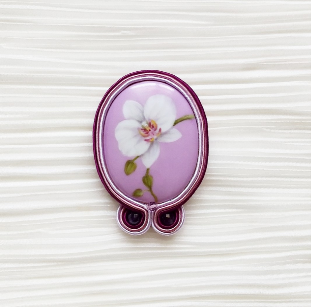 蘭のブローチ  アメジスト  紫