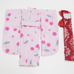 【リカちゃん用着せ替え服】さくらんぼ柄・ピンク・振袖・帯セット・浴衣 5枚目の画像