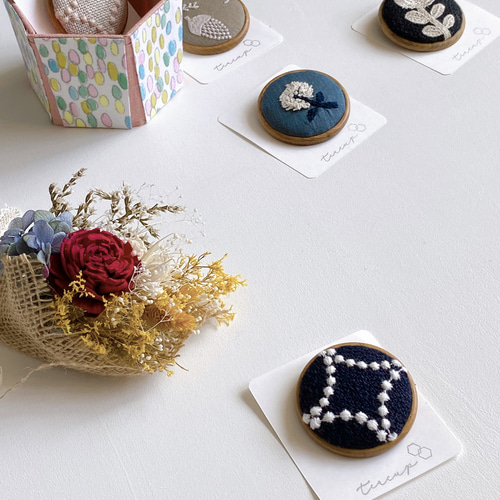 ブローチ ミナペルホネン どんぐり ブローチ teacup 通販 15938060