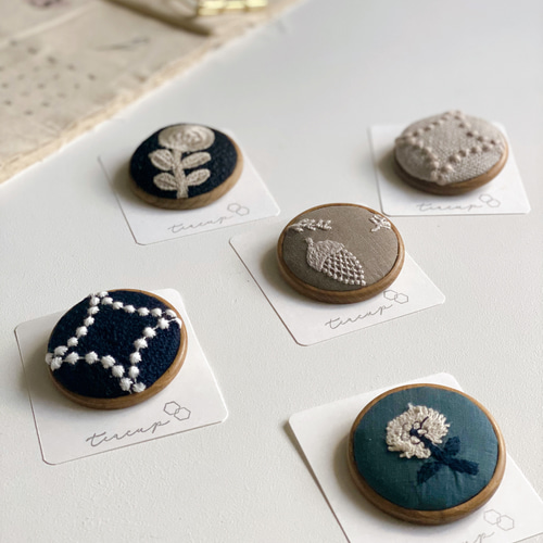 ブローチ ミナペルホネン どんぐり ブローチ teacup 通販 15938060