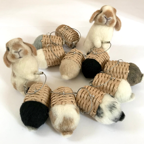 うさけつチャーム〜 うさぎ 羊毛フェルト うさけつ バッグチャーム