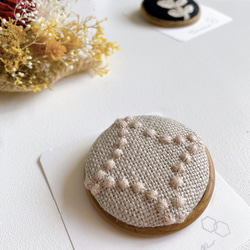 ブローチ ミナペルホネン タンバリンネイビー ブローチ teacup 通販