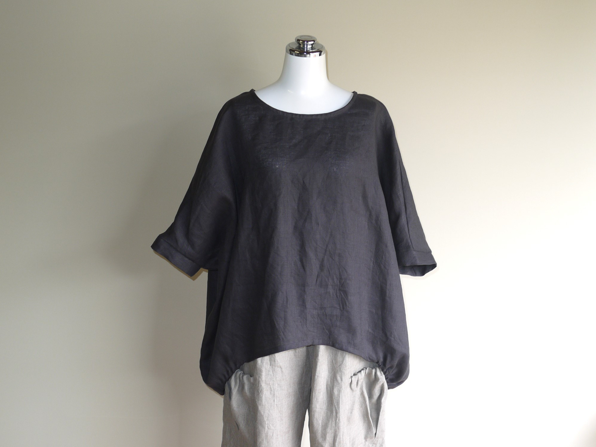カラーリネン◇バルーンプルオーバー◆チャコール◆フリーサイズ（中厚、リネン100％）