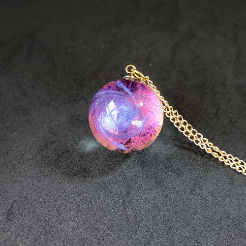 No.627 球体　ネックレス　レジン　雲レジン  レジンアート　宇宙玉 No.627 球体 ネックレス レジン 雲レジン レジンアート 宇宙玉