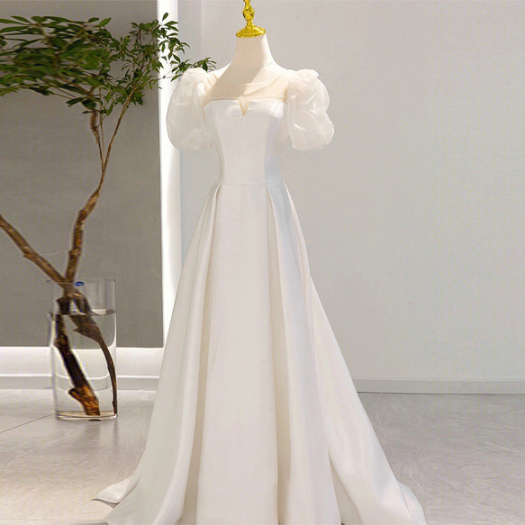 パフスリーブ サテン　シンプル ウエディングドレス 二次会 前撮り バスト ウエスト ヒップ