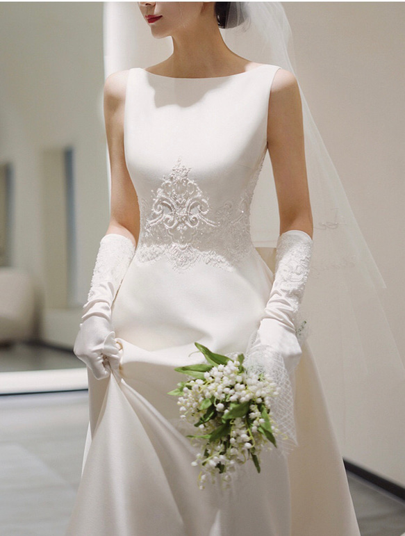 オーバースカート　サテン　ノースリーブ　シンプル　ウエディングドレス バスト ウエスト ヒップ