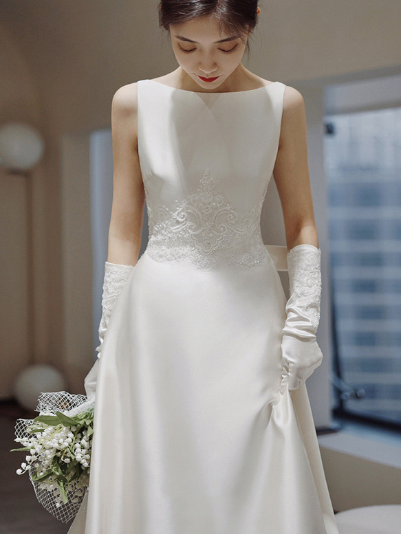 オーバースカート　サテン　ノースリーブ　シンプル　ウエディングドレス バスト ウエスト ヒップ