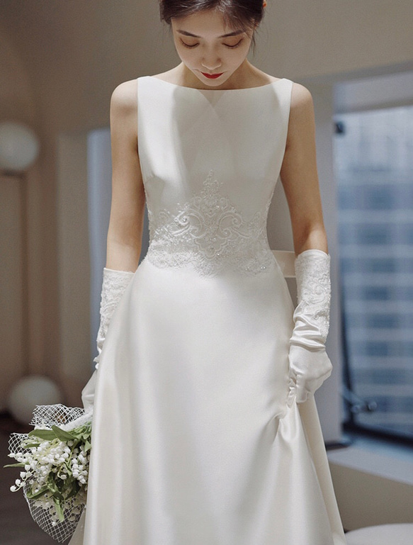 オーバースカート　サテン　ノースリーブ　シンプル　ウエディングドレス バスト ウエスト ヒップ