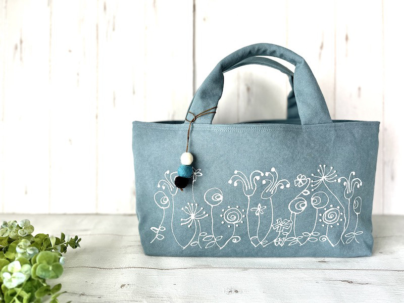 横長タイプ　帆布のトートバッグ　＊ローズガーデン＊