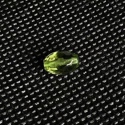 CYA【５A リトアニアグリーンアンバー 天然琥珀 1粒売り】バラ 天然石 5月 誕生石 ビーズ 現物 6枚目の画像