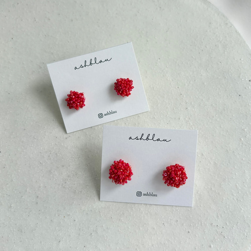 イヤリング/ピアス 赤 つぶつぶビーズのピアス イヤリング レッド 深紅