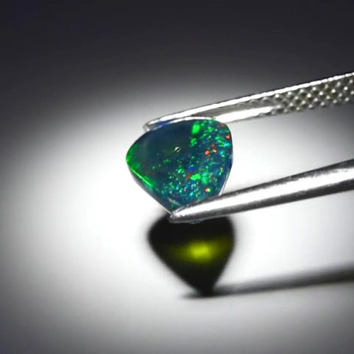 1.59ct 極上遊色 天然 エチオピアン ブラック オパール ｜鑑別済ロット 