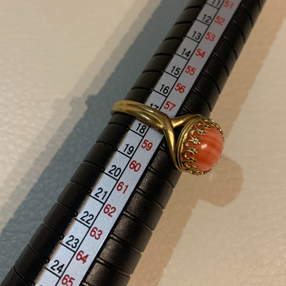 【1点物】アラベスク赤縞瑪瑙のアンティーク調真鍮リング 天然石 ラウンド 10mm アゲート ジェイド サードオニキス 10枚目の画像