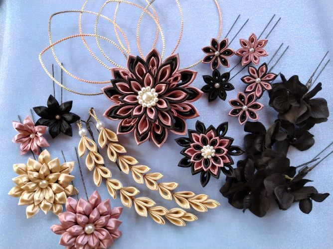 洋風つまみ細工＊髪飾り・ヘッドドレス【くすみピンクと黒と金白】豪華セット　下がり、水引風飾り付き・成人式結婚式等