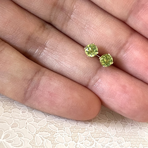ペリドット ピアス 14kgf ピアス（スタッド・一粒） sironekoshop 通販 