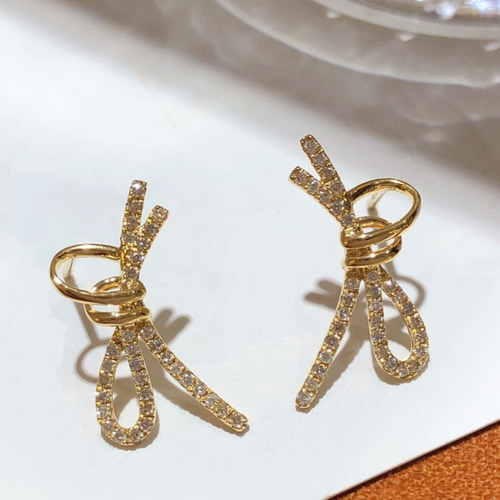 k18wg ダイヤモンドピアス リボン con affetto(original)（コン