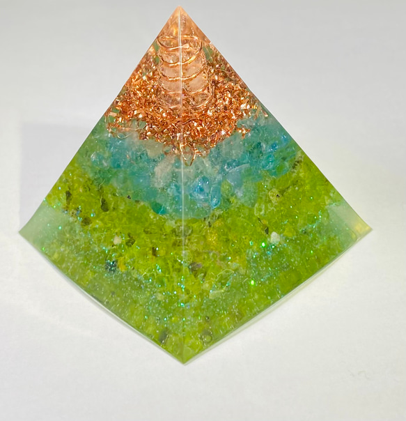 ≪定制≫ [減壓/提神] Pyramid Orgonite 第3張的照片