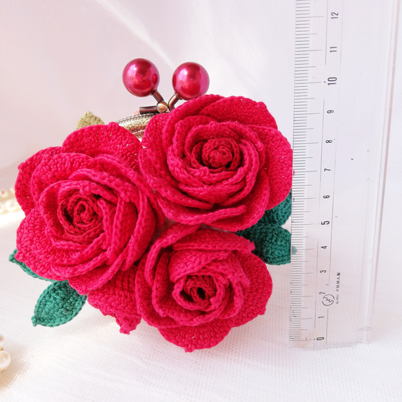 バラのがま口　バラコサージュ付き　手編み 7枚目の画像