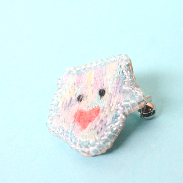海の妖精・クリオネの刺繍ブローチ～ピンクハート 2枚目の画像