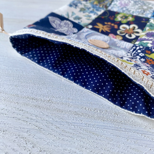 はぎれを愛でる》しかくいパッチワーク巾着 〈リバティ ブルー系