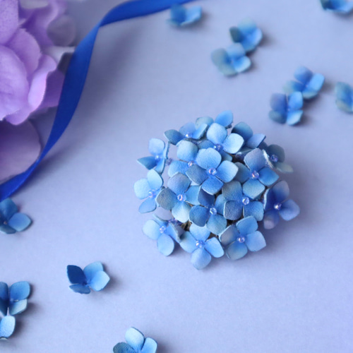 紫陽花*革花ブローチ*ブルー/夏*コサージュ/レザーアクセサリー/2023 