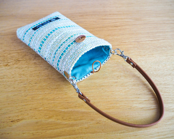 初夏のツイード調手織り布のスマホポーチ（生成り） 3枚目の画像