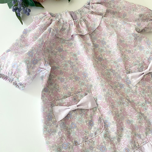 5色 花柄とリボン☆90-130cmキッズスモック☆掛け紐付き ループ 可愛い