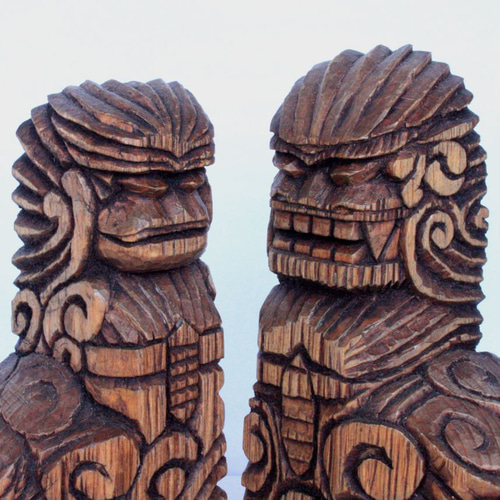 手彫り黒木彫刻 2体セット 約30cm円空仏狛犬、模刻 手彫り黒木彫刻 2体セット 約30cm円空仏狛犬、模刻 約30cm円空仏